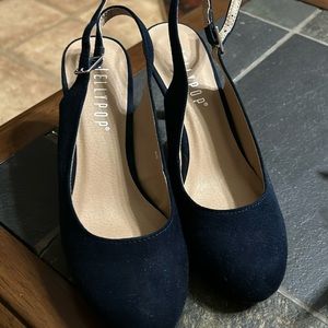 Size 5 Jelly Pop heels.  Navy Blue